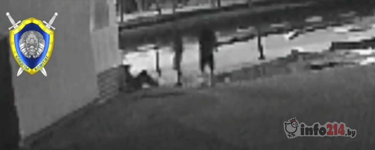 избили и ограбили прохожего