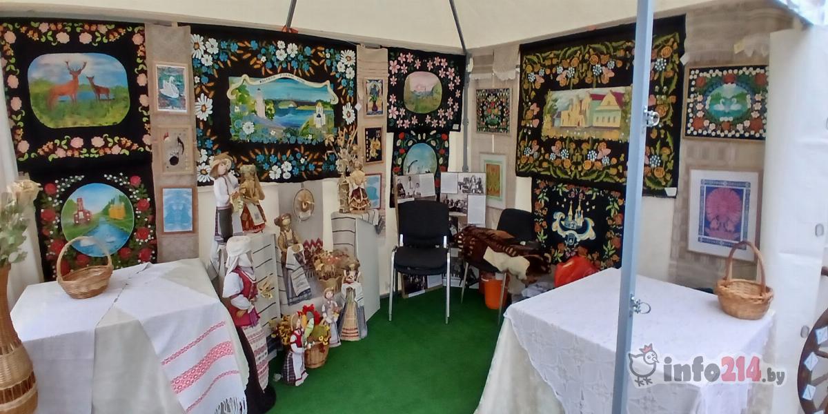 Выставочные зоны оформлены с особым вкусом